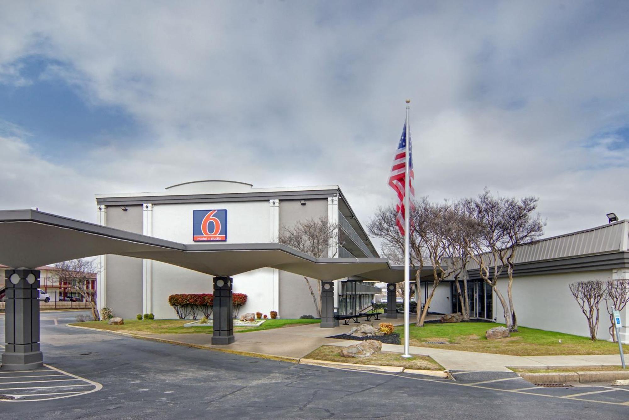 Motel 6 Mesquite, Tx Town East Buitenkant foto