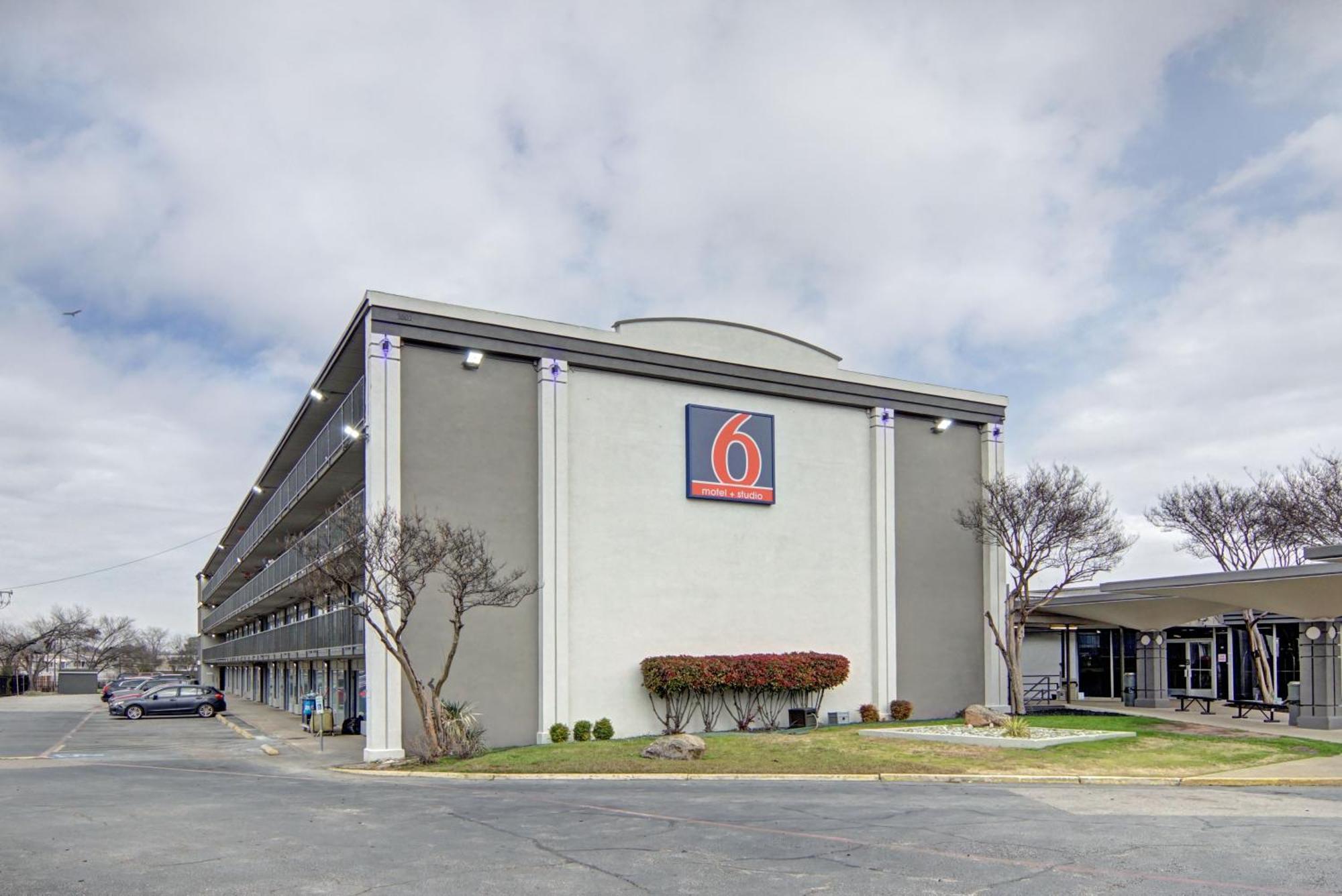 Motel 6 Mesquite, Tx Town East Buitenkant foto