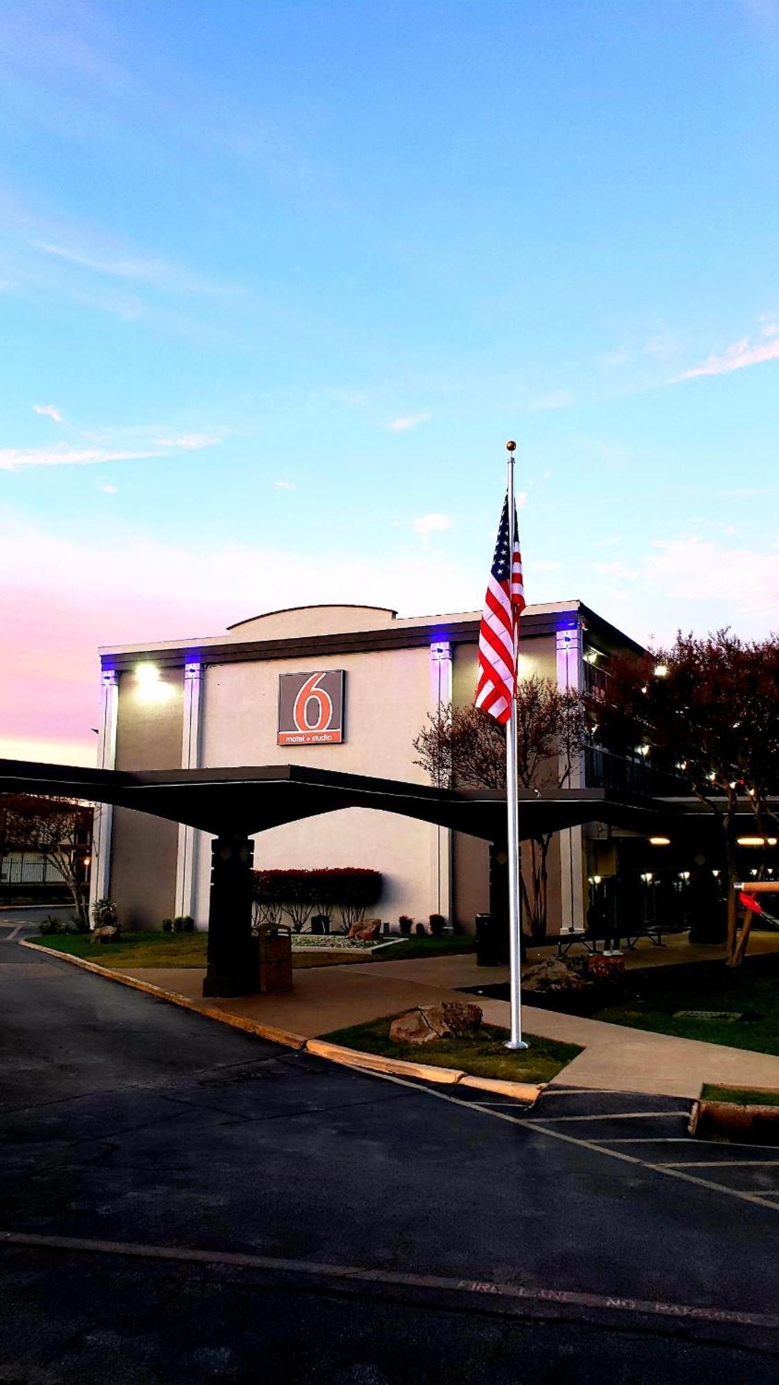 Motel 6 Mesquite, Tx Town East Buitenkant foto